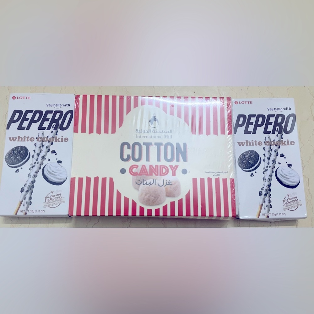 Combo of pack of sweet & delicious 1 Cotton candy & 2 Pepero white cookie sticks - Picture 1 of 9